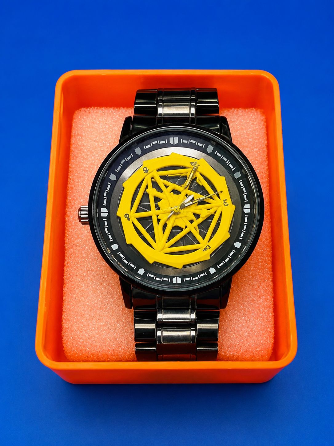 Fenton watch (men)  black colour and yellow round circle chain